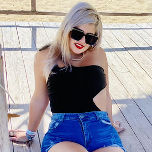 Meet your Posher, Laurent